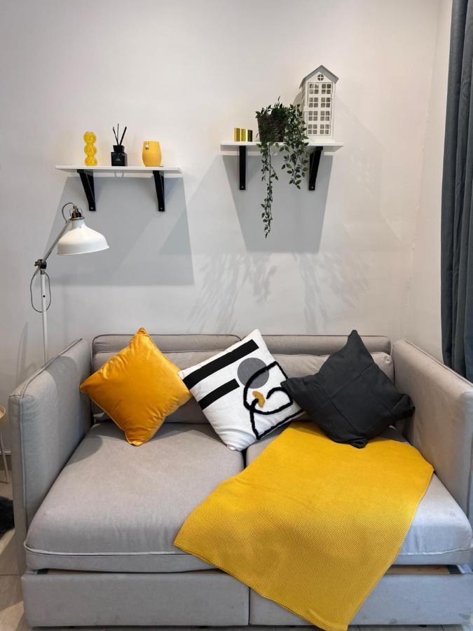 Cozy Market-Square Retreat Located In The Heart Of The 10Th District Vienna Esterno foto