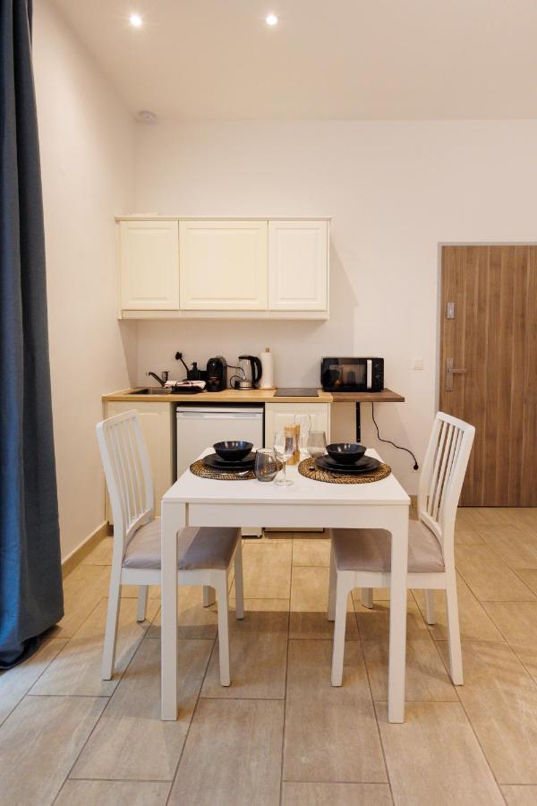 Cozy Market-Square Retreat Located In The Heart Of The 10Th District Vienna Esterno foto