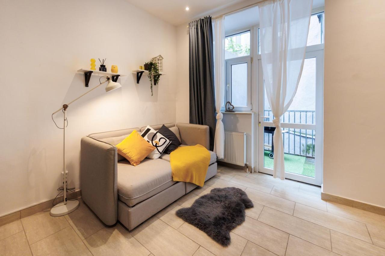 Cozy Market-Square Retreat Located In The Heart Of The 10Th District Vienna Esterno foto