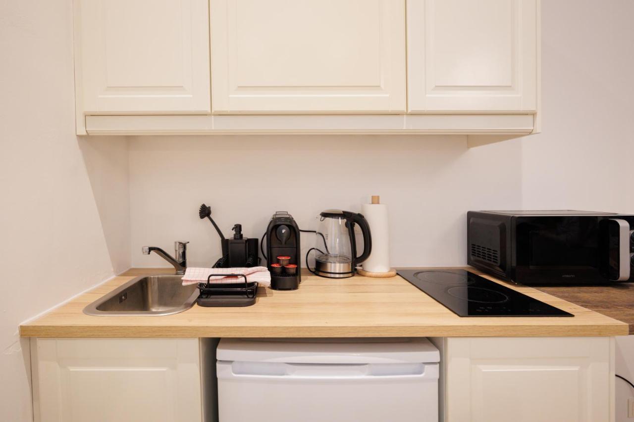 Cozy Market-Square Retreat Located In The Heart Of The 10Th District Vienna Esterno foto