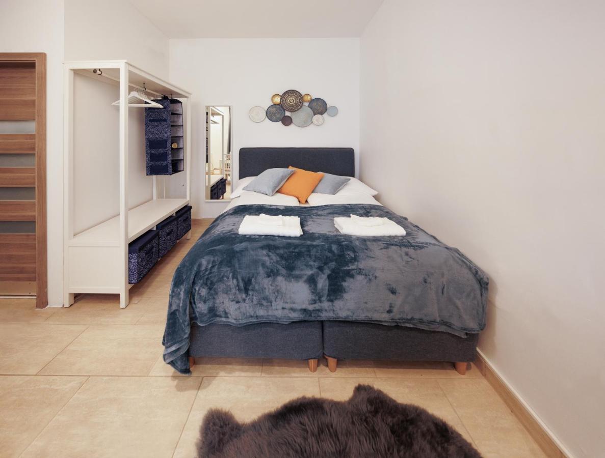 Cozy Market-Square Retreat Located In The Heart Of The 10Th District Vienna Esterno foto