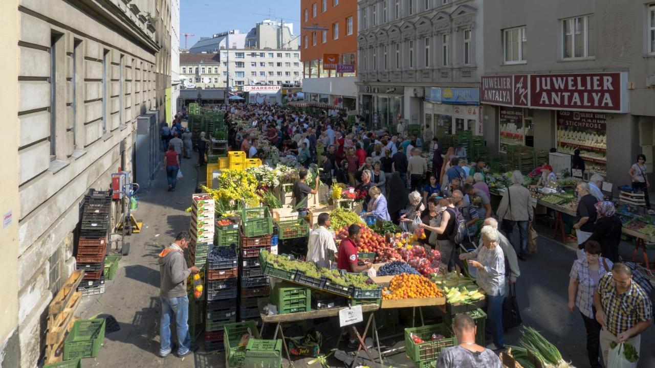 Cozy Market-Square Retreat Located In The Heart Of The 10Th District Vienna Esterno foto